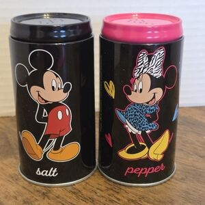 Disney Mickey & Minnie Black Salt and Pepper Shakers NWOT